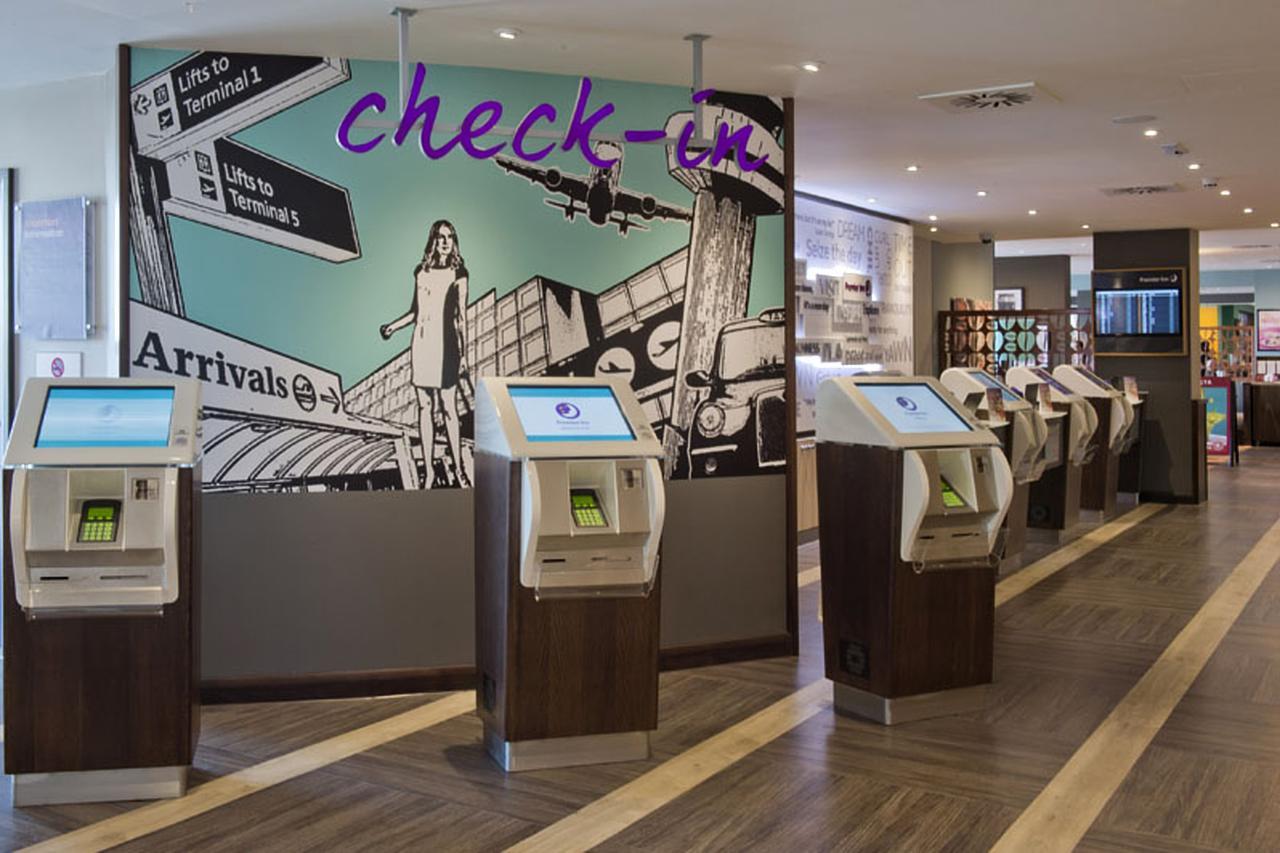 Premier Inn Heathrow Airport Terminal 4 Ґіллінґдон Екстер'єр фото